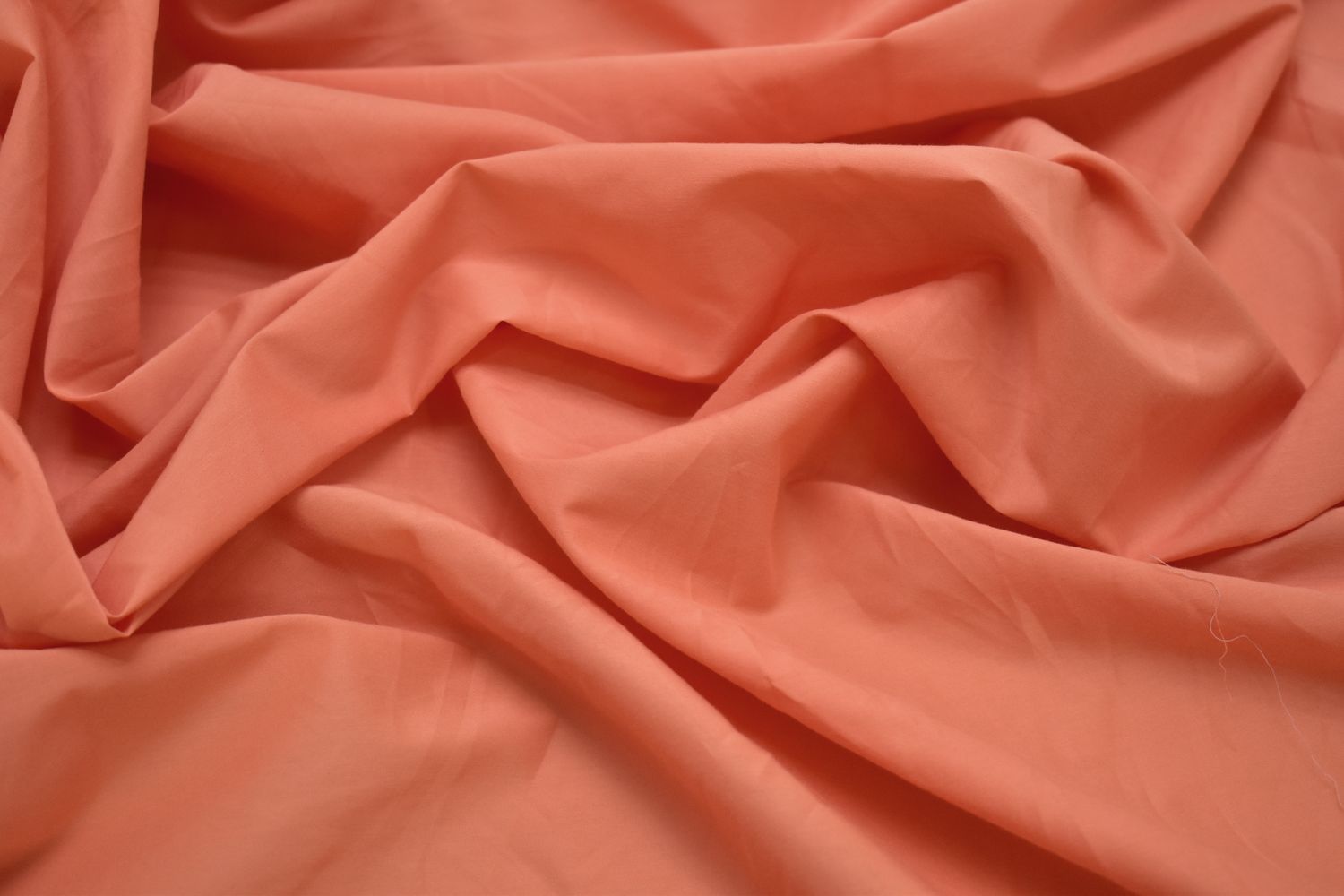 Плательная вискоза. Персиковая ткань. Ткань эластан вискоза. Плательная ткань персикового цвета. Портьерная ткань персикового цвета.