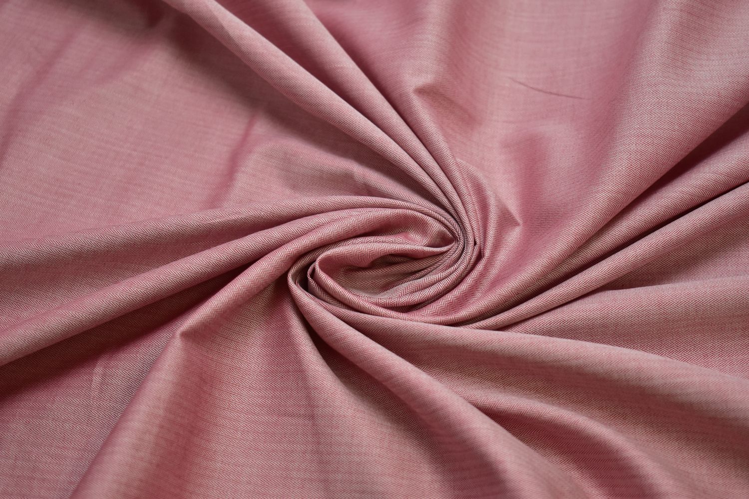 Вискоза розового цвета зигзаг W-125494