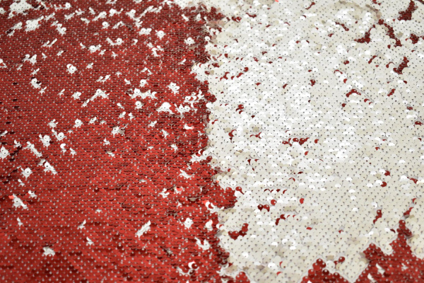 Сетка с красными и белыми пайетками W-131430