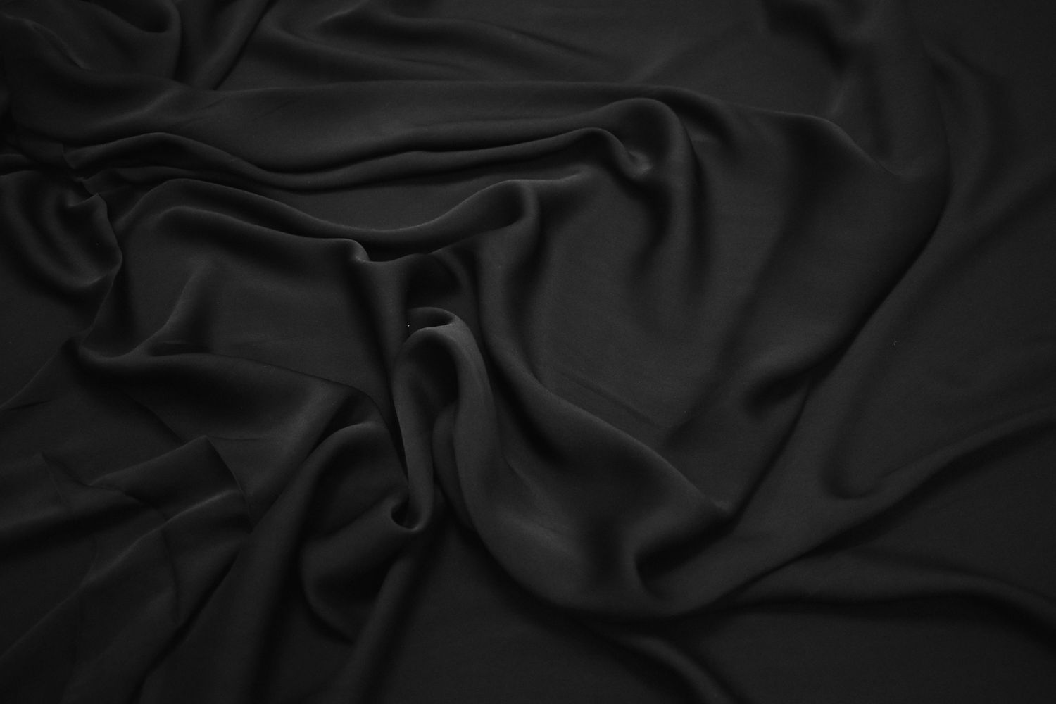 Плательная черная ткань W-127185