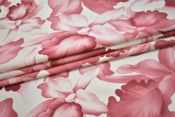 Рубашечная бордовая белая ткань цветы W-131240