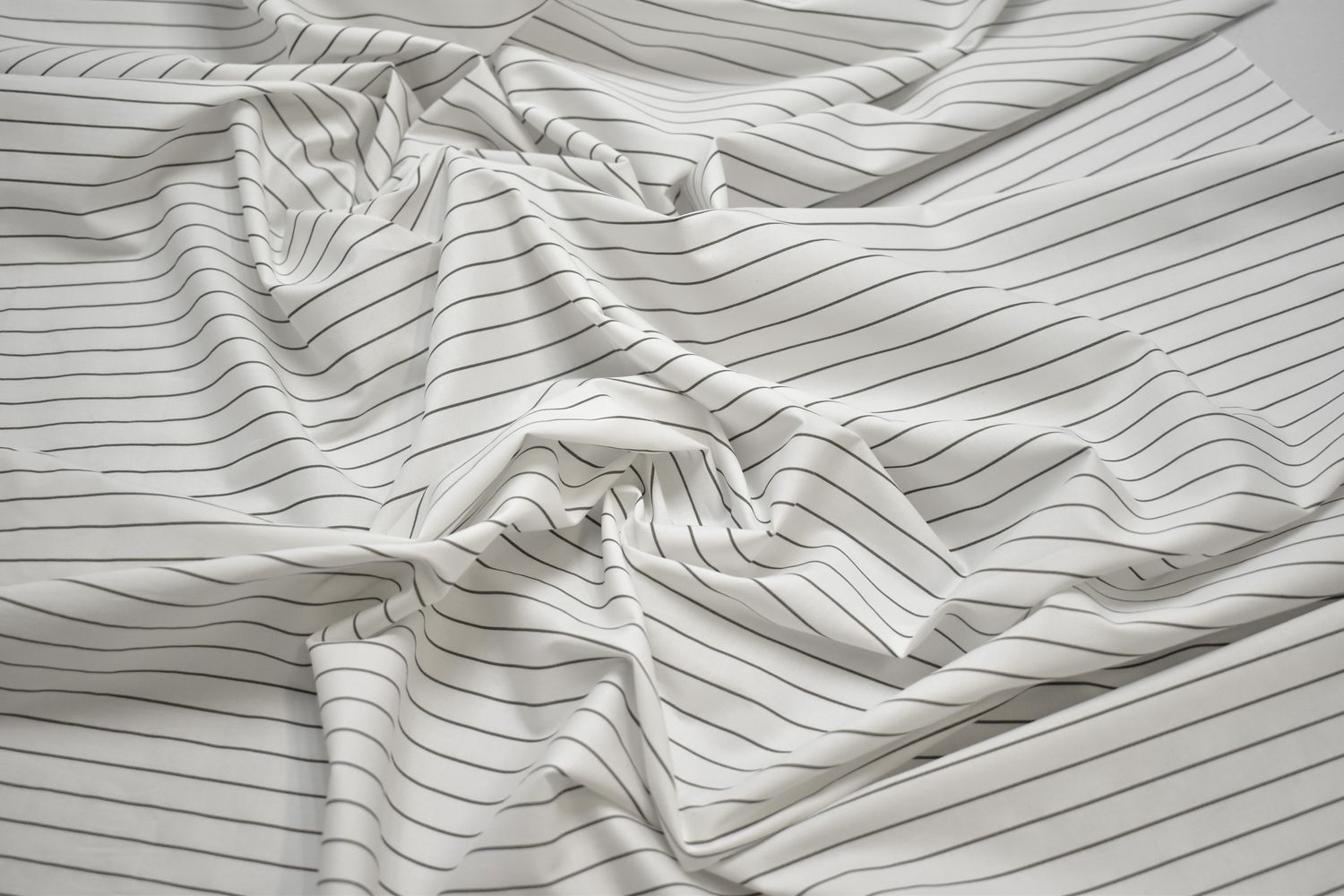 Рубашечная белая серая ткань полоска W-132675