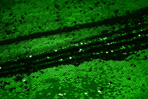 Сетка с зелеными пайетками W-128416