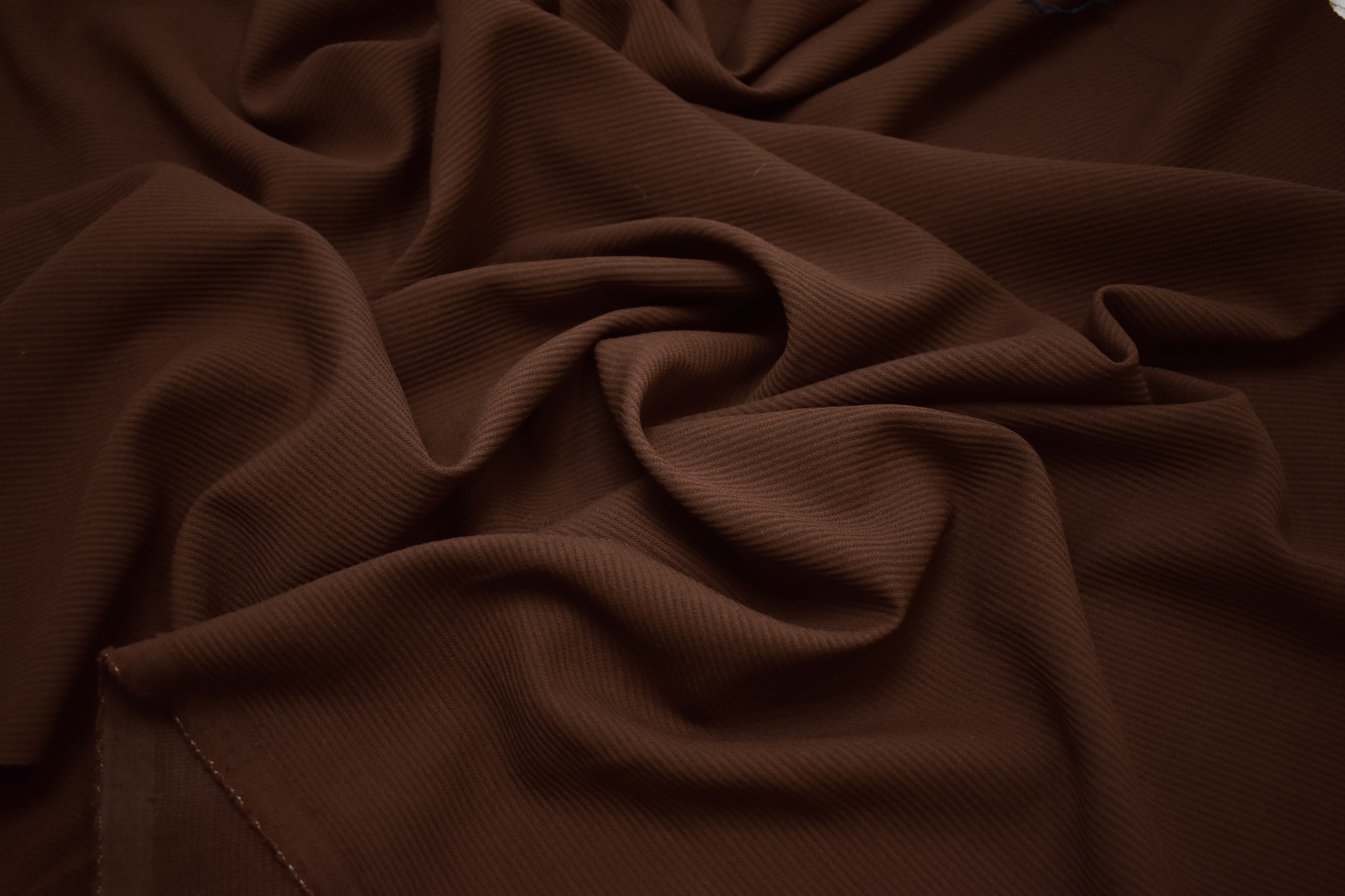 Коричневый славик. Костюмная ткань коричневая. Шерсть костюмная коричневая. Костюмная ткань фактурная. Фактурная коричневая ткань.