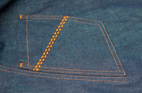 Декоративный шов на кармане джинсов
