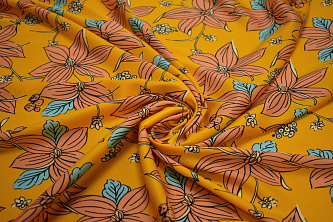 Плательная желтая персиковая ткань цветы W-132612