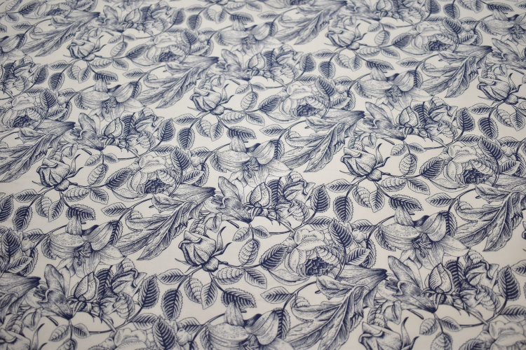 Рубашечная белая синяя ткань цветы листья W-133054