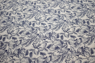 Рубашечная белая синяя ткань цветы листья W-133054