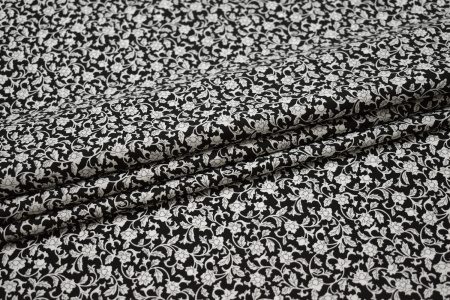 Рубашечная черная серая ткань цветы W-130653