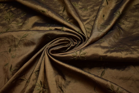 Тафта коричневого цвета вышивка W-130402