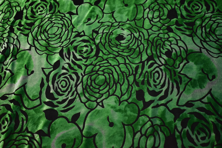 Бархат-стрейч зеленый с цветами W-133318