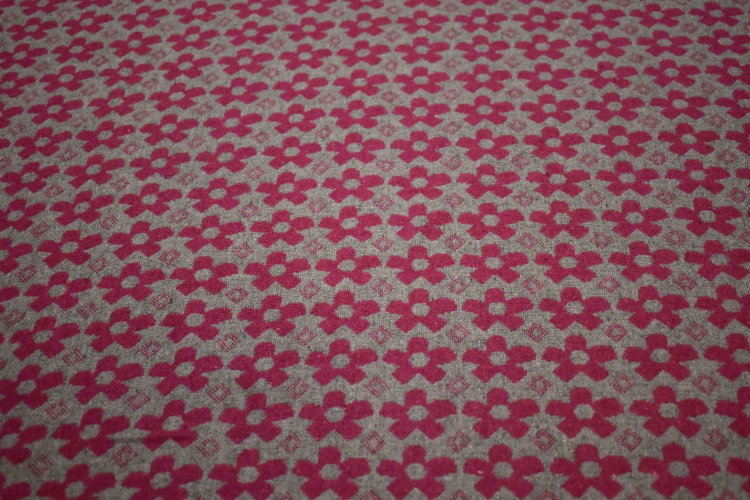 Пальтовая серая розовая ткань цветы W-132783