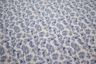 Рубашечная белая синяя ткань цветы W-130316