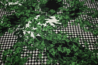 Плательная зеленая черная ткань цветы W-132114