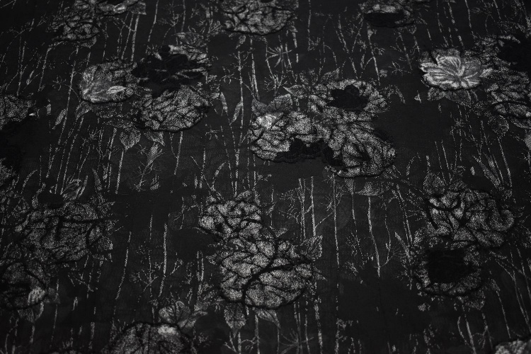 Костюмная черная ткань цветы W-133505