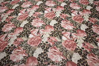 Шифон пудровый коричневый цветы леопард W-132427