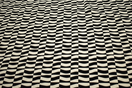 Плательная бежевая черная ткань геометрия W-133181