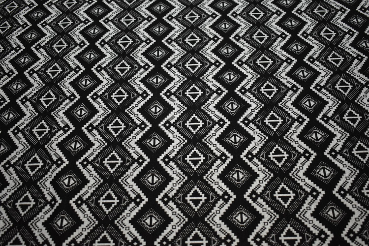 Трикотаж черно-серый зигзаг геометрия W-132969