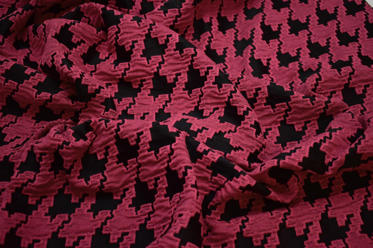 Жаккард розовый черный геометрия W-132618