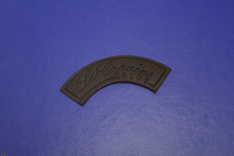 Нашивка патч коричневого цвета с надписью Les Copains W-133263
