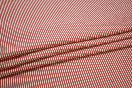 Рубашечная красная белая ткань полоска W-133034