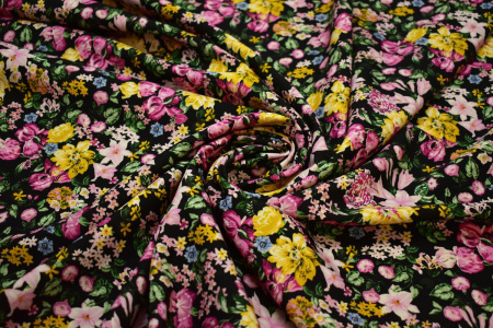 Плательная желтая розовая ткань цветы W-133033