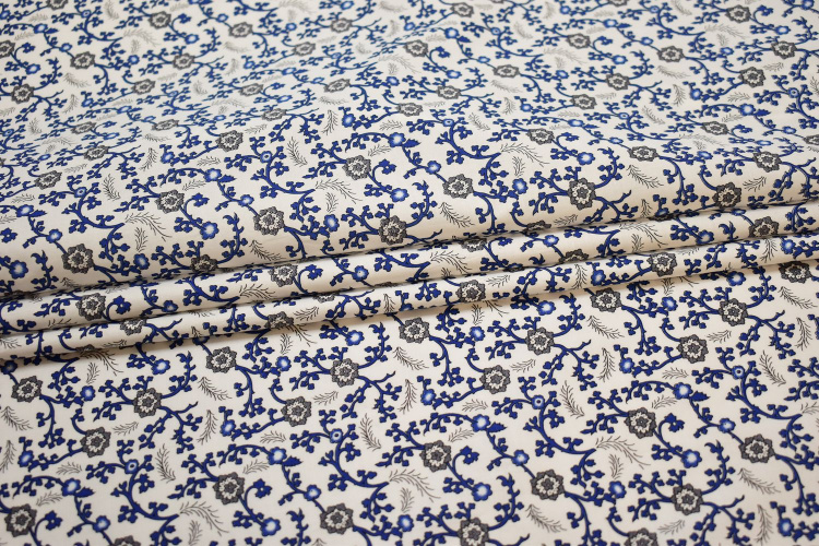 Рубашечная белая синяя ткань цветы W-132389