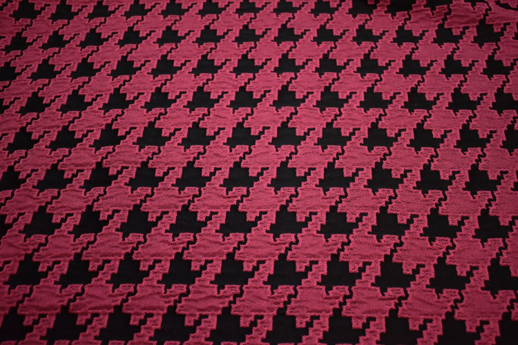 Жаккард розовый черный геометрия W-132618