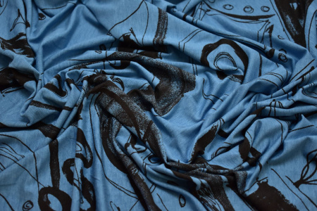 Трикотаж голубой с коричневым принтом W-131454